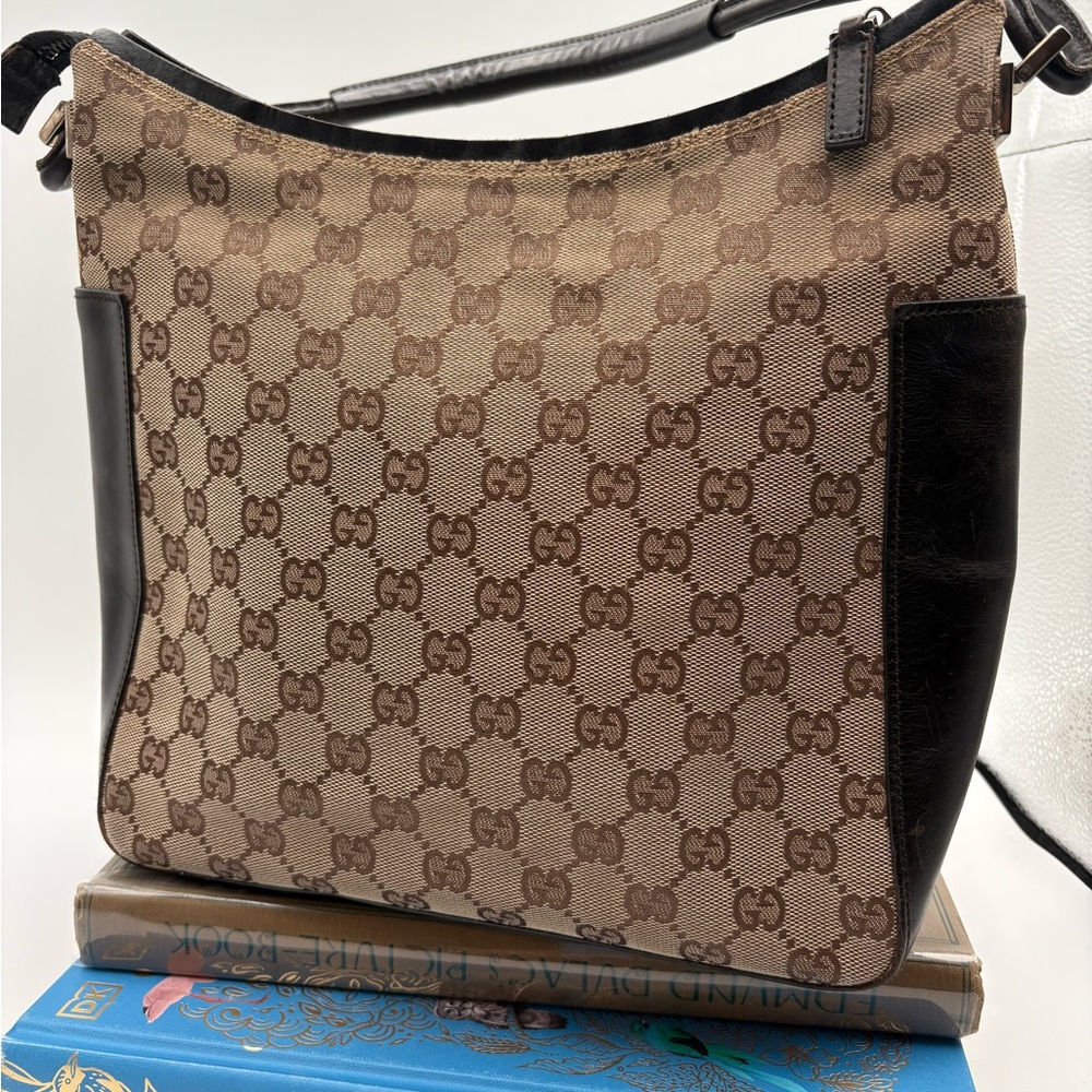 Gucci Brown GG Canvas Shoulder Bag with Leather Trim - Picture 2 of 8